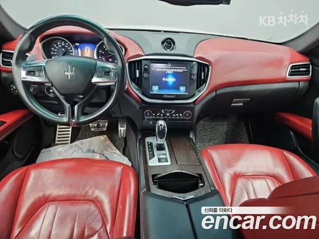 Maserati Ghibli 2016 thumb 9