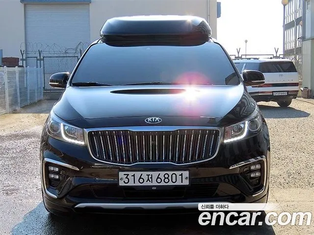 Kia Carnival 2017 thumb 3