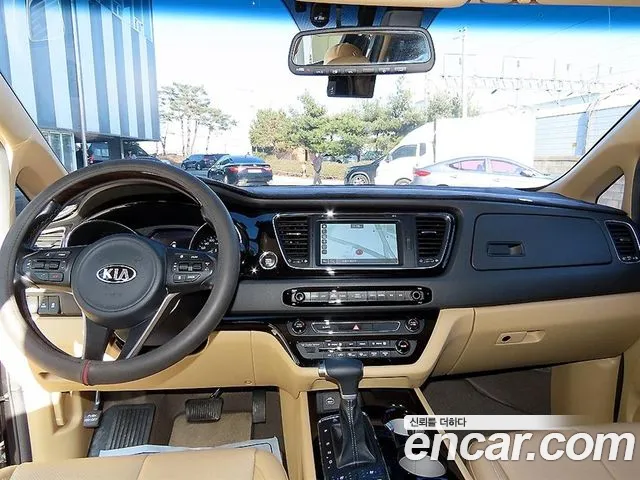 Kia Carnival 2017 thumb 7