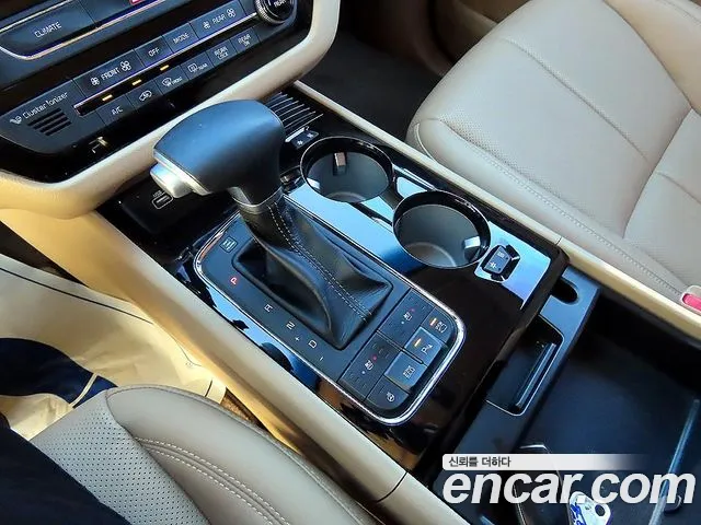 Kia Carnival 2017 thumb 9