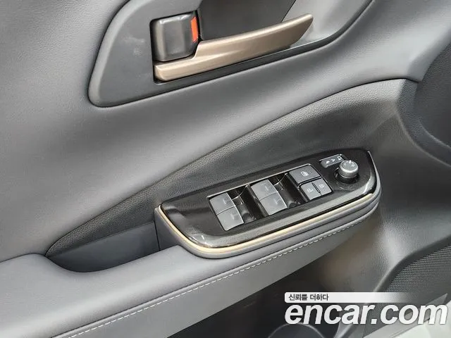 Toyota Crown Crossover 2024 thumb 7