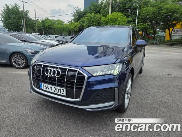 Audi Q7 2023 thumb 4