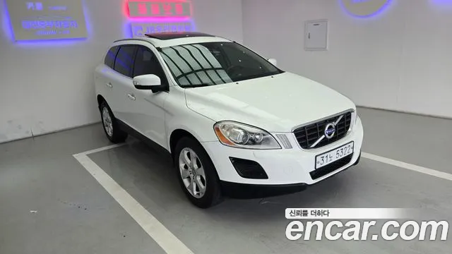 Volvo XC60 2011 thumb 10