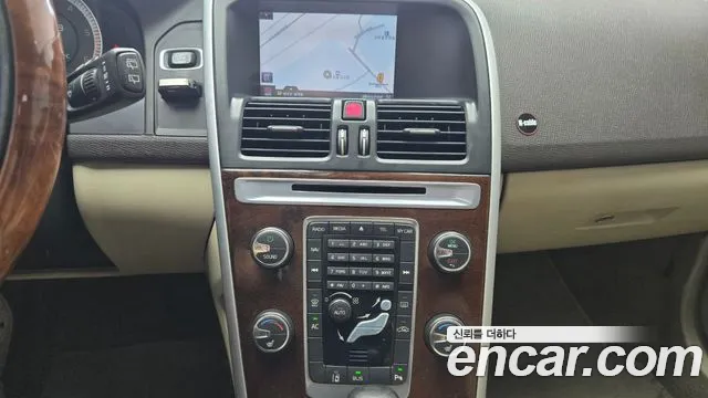 Volvo XC60 2011 thumb 3