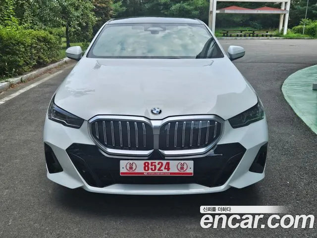 BMW 5 серии 2025 thumb 2