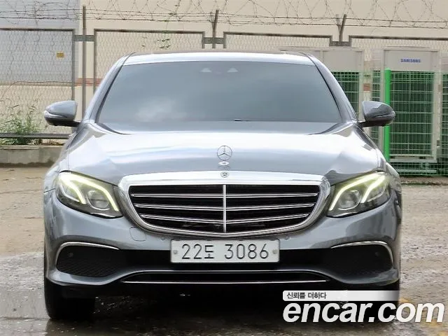 Mercedes-Benz E-Class 2018 thumb 2