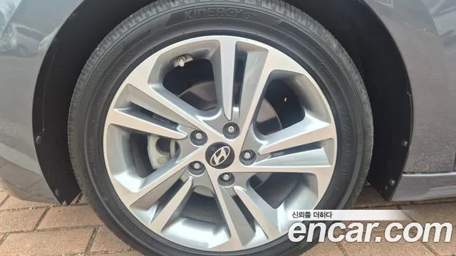 Hyundai AD 2017 thumb 6