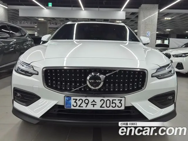 Volvo V60 2023 thumb 8
