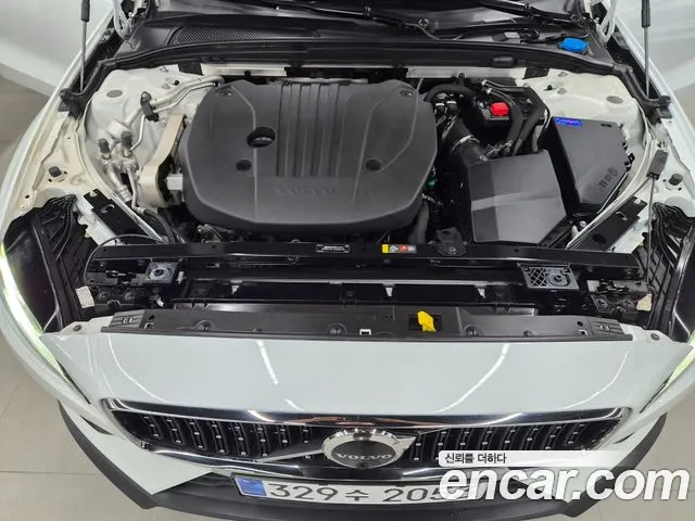Volvo V60 2023 thumb 7