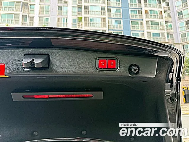 Mercedes-Benz E-Class 2016 thumb 2