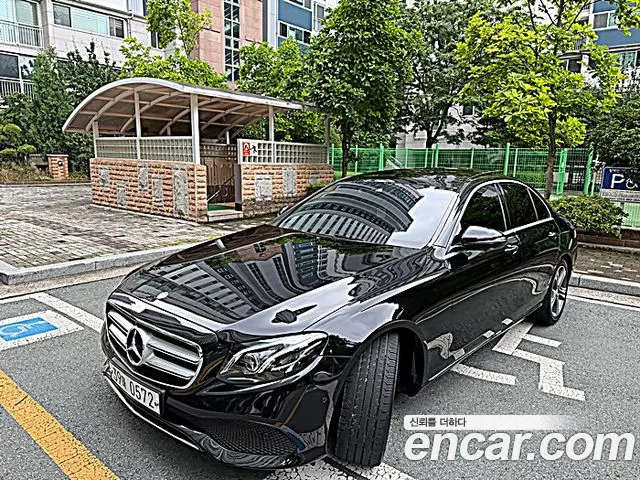 Mercedes-Benz E-Class 2016 thumb 12