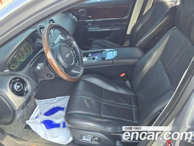 Jaguar XJ 2014 thumb 12