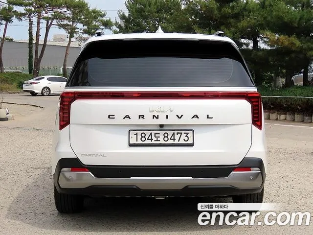 Kia Carnival 2023 thumb 9