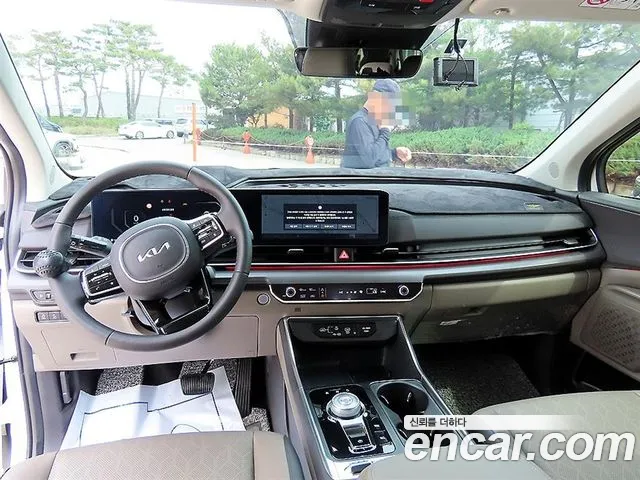 Kia Carnival 2023 thumb 5