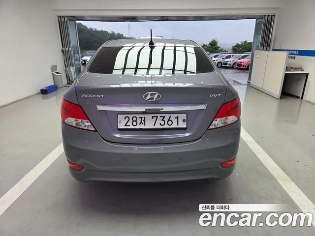Hyundai Accent 2013 thumb 4