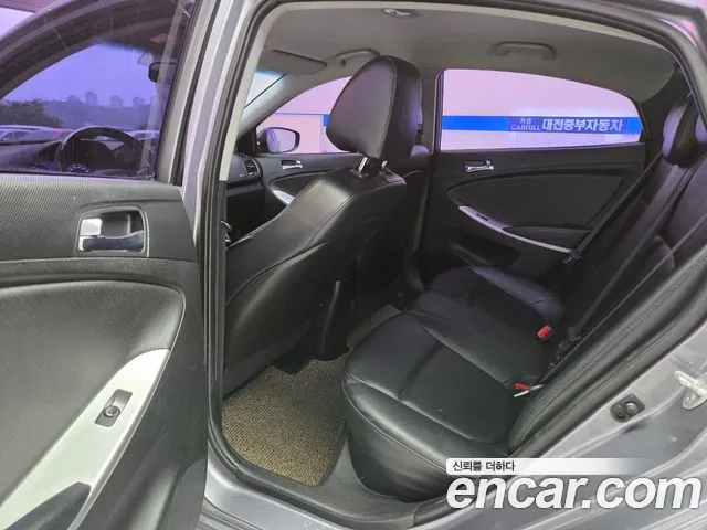 Hyundai Accent 2013 thumb 3