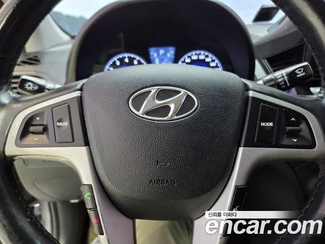 Hyundai Accent 2013 thumb 9