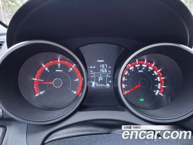 KGM Tivoli 2016 thumb 5