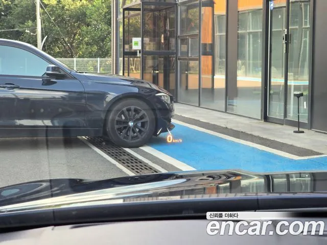 Genesis G70 2018 thumb 6