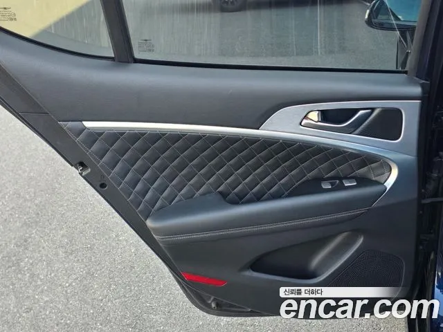 Genesis G70 2018 thumb 11