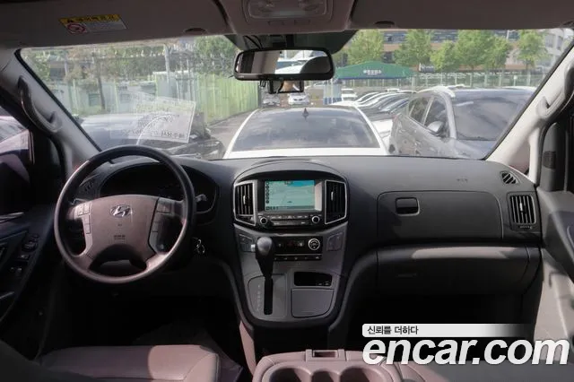 Hyundai Starex 2017 thumb 10