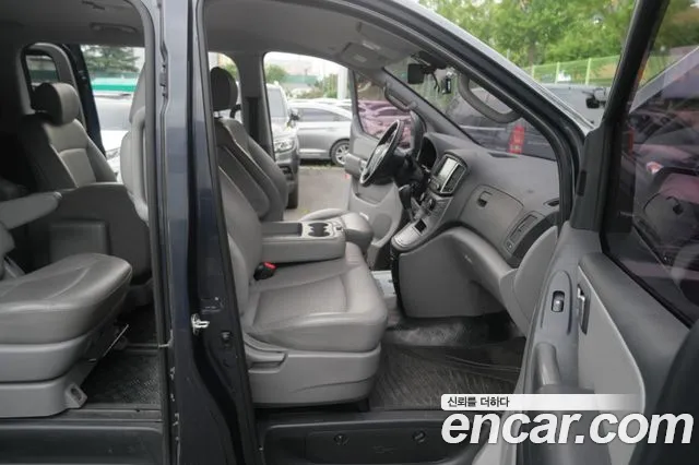Hyundai Starex 2017 thumb 11