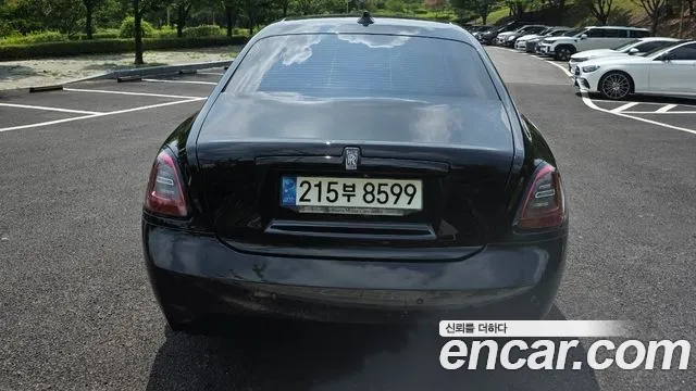 Rolls-Royce Ghost 2021 thumb 2