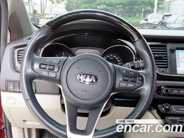 Kia Carnival 2018 thumb 7
