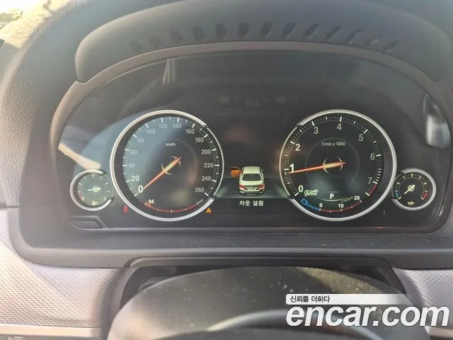BMW 5 серии 2013 thumb 11