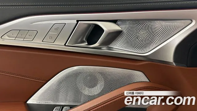 BMW 8 серии 2024 thumb 3