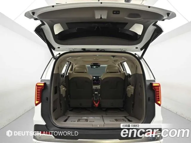 Kia Carnival 2024 thumb 11