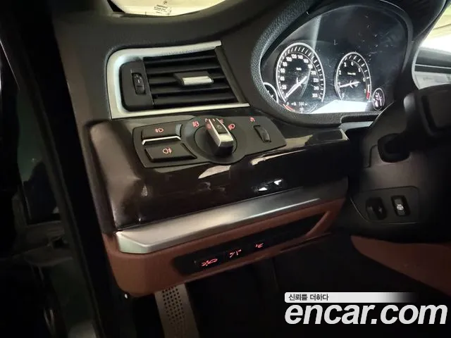 BMW 5 серии Gran Turismo 2012 thumb 7