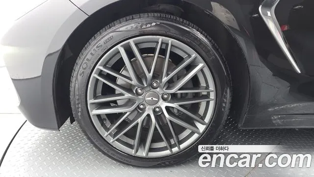 Genesis G70 2018 thumb 10