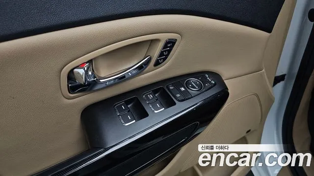 Kia Carnival 2017 thumb 5