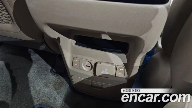 Kia Carnival 2017 thumb 8