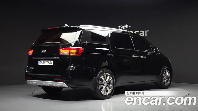 Kia Carnival 2017 thumb 2