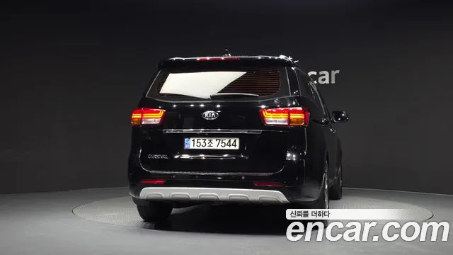 Kia Carnival 2017 thumb 7