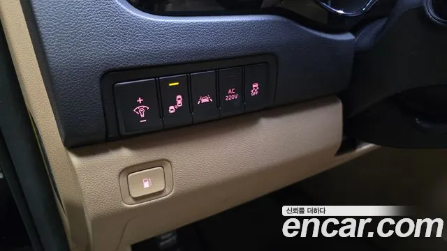 Kia Carnival 2017 thumb 11