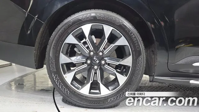 Kia Carnival 2021 thumb 9