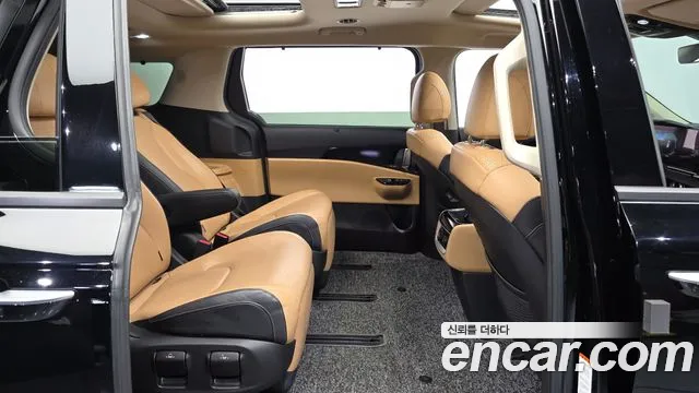 Kia Carnival 2021 thumb 10