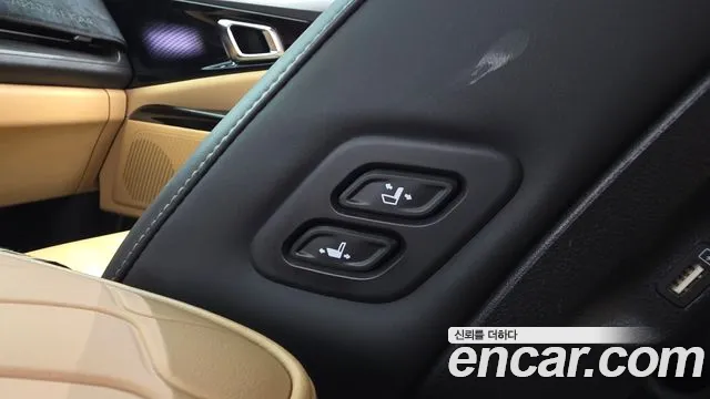 Kia Carnival 2021 thumb 4