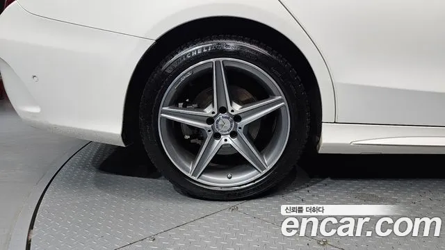 Mercedes-Benz C-Class 2017 thumb 12