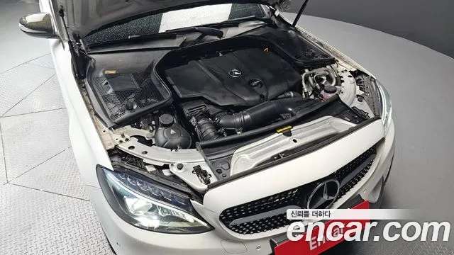 Mercedes-Benz C-Class 2017 thumb 8
