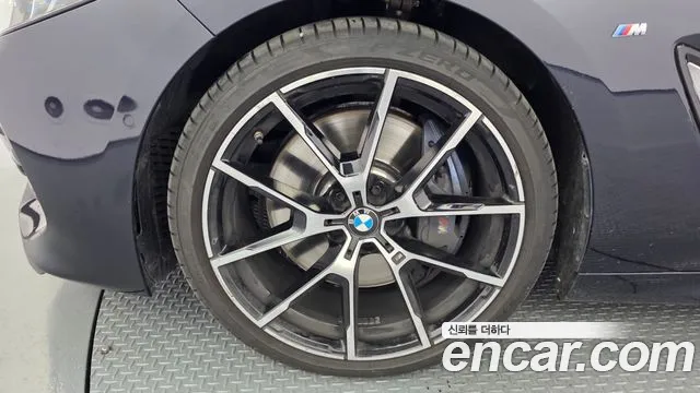 BMW 8 серии 2021 thumb 10