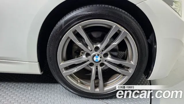 BMW 3 серии 2018 thumb 11