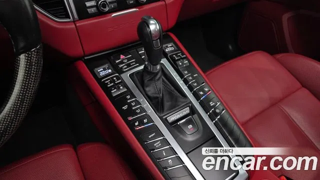 Porsche Macan 2016 thumb 11