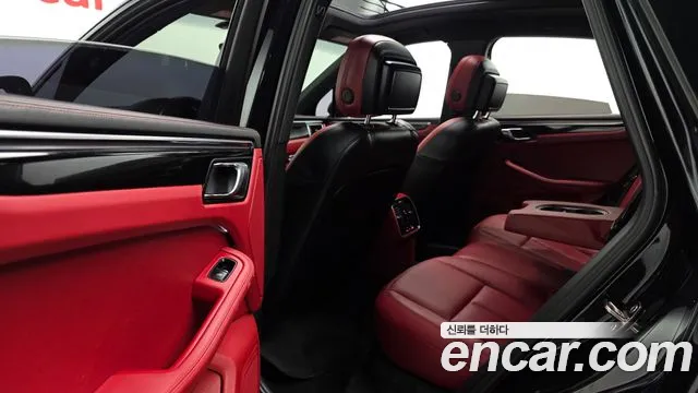 Porsche Macan 2016 thumb 9
