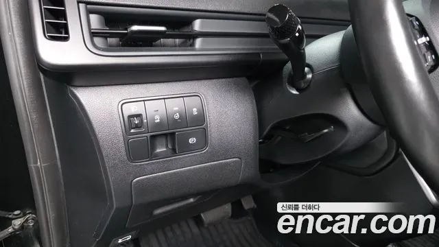 Hyundai Staria 2022 thumb 2