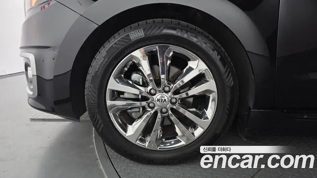 Kia Carnival 2017 thumb 8
