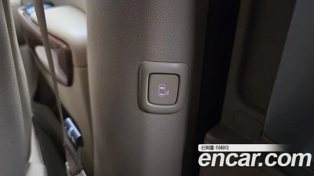 Kia Carnival 2017 thumb 4